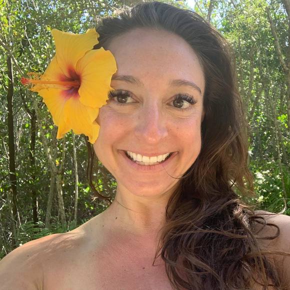 Meet your Posher, Andrea - Picture 1 of 1